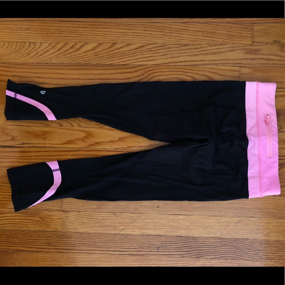 Lululemon black leggings with pink detailing